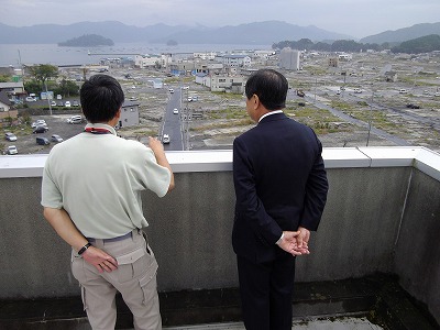 被災地視察山田町長と