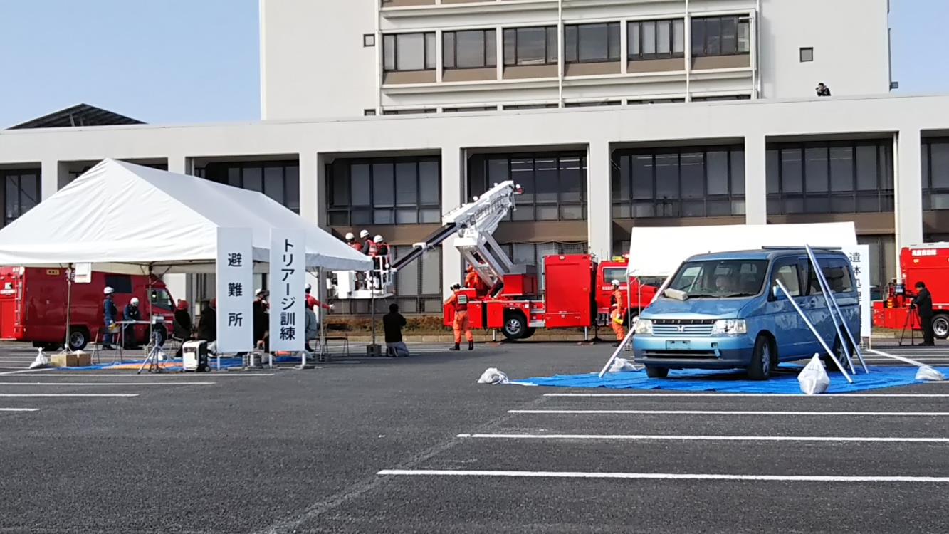 建物からの救出訓練