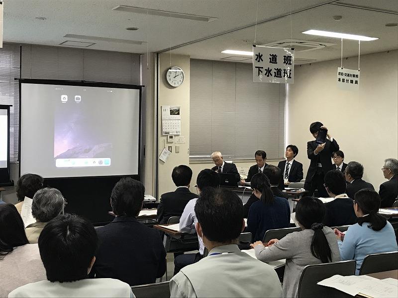 タブレットを使用した被害認定調査の説明