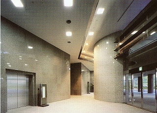 玄関ホールの画像