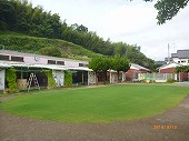 大場幼稚園芝生化後の園庭