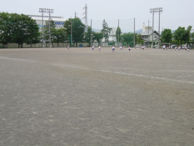 西小学校グラウンドの画像