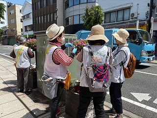 2025年5月13日　花サポ管理作業写真2
