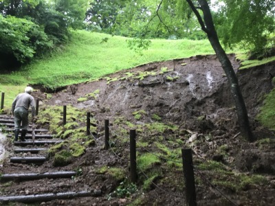 山中城跡　田尻の池上側　被災