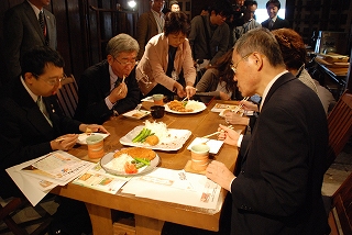 富山県高岡市と三島市がコロッケで交流することになった。の画像2