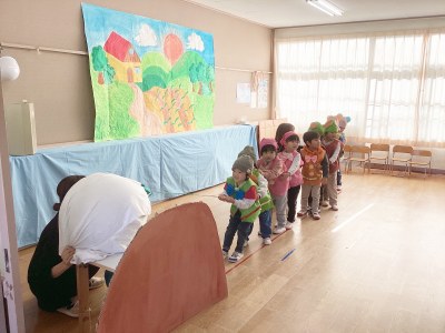 幼稚園フェアでの劇の画像