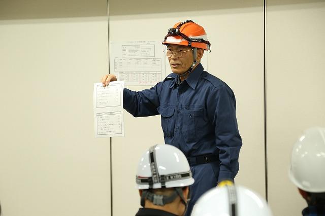 指導は、ふじのくに防災士で防災委員長の倉石さんの画像