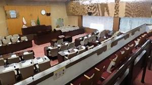 議場の様子の画像