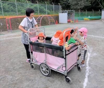 保育園用備品の購入～幼児用乳母車～